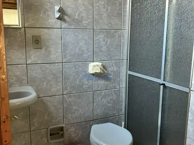 Galpão / Barracão com 300m², para alugar, no bairro Jardim Vera Cruz em Louveira