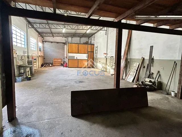 Galpão / Barracão com 300m², para alugar, no bairro Jardim Vera Cruz em Louveira
