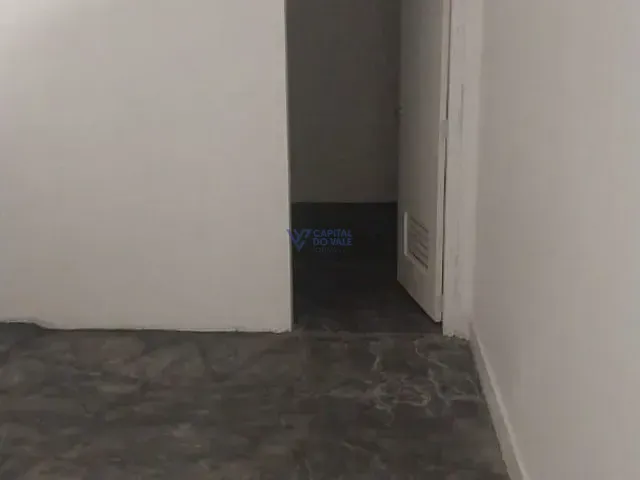 Galpão / Barracão com 300m², para alugar, no bairro Jardim San Marino em São José dos Campos