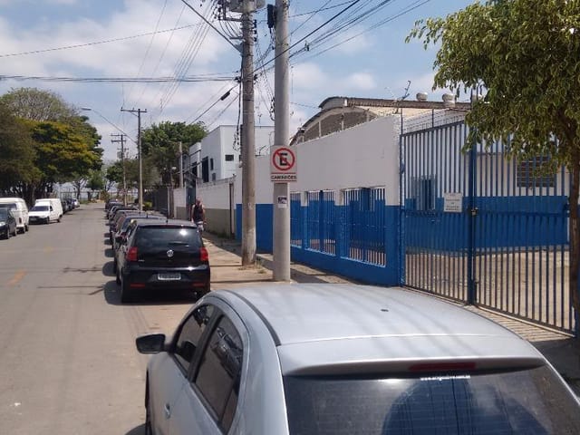 Foto do Galpão / Barracão - Galpão no Chácaras Reunidas - 660m², pé direito alto, mesanino, excelente localização - Venda & Locação - Estuda permuta! | RUSSI IMÓVEIS