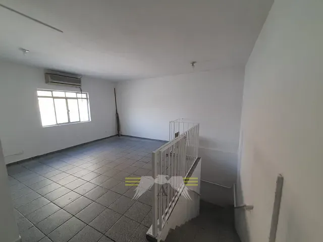 Galpão / Barracão à venda, no bairro Parque dos Bancários em São Paulo