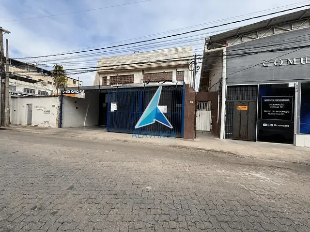 Galpão / Barracão com 458m², para alugar, no bairro Centro em Governador Valadares