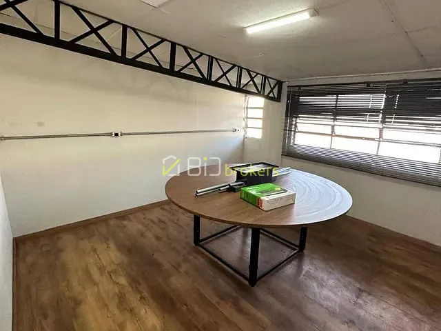 Galpão / Barracão com 297m², à venda ou para alugar, no bairro Vila Dalva em São Paulo