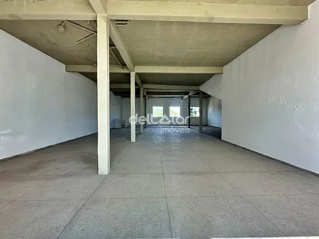 Galpão / Barracão com 360m², à venda, no bairro Heliópolis em Belo Horizonte
