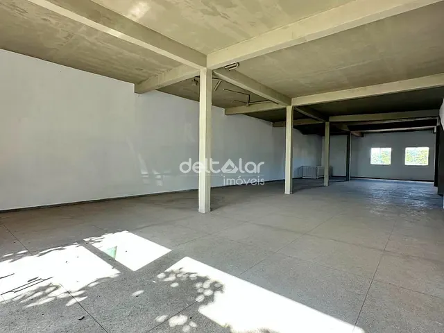 Galpão / Barracão com 360m², à venda, no bairro Heliópolis em Belo Horizonte