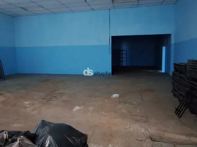 Galpão / Barracão à venda ou para alugar, no bairro Vila Moinho Velho em São Paulo