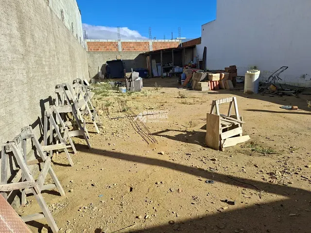 Galpão / Barracão à venda ou para alugar, no bairro São Pedro em Vitória da Conquista