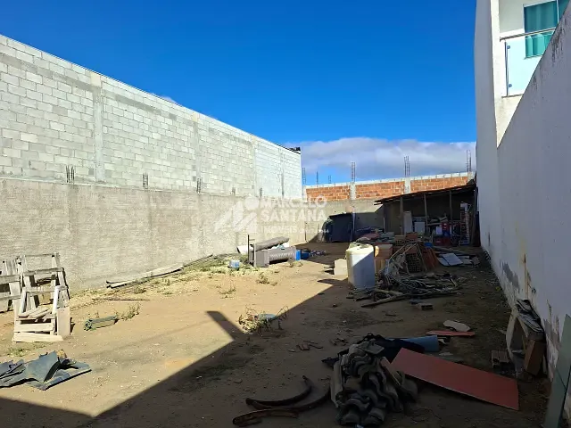 Galpão / Barracão à venda ou para alugar, no bairro São Pedro em Vitória da Conquista