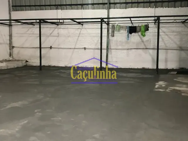 Galpão / Barracão com 300m², para alugar, no bairro Centro em Barra do Piraí