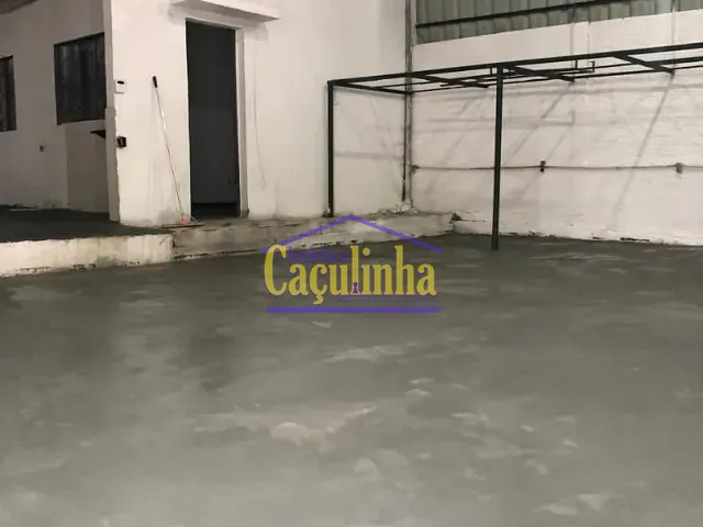 Galpão / Barracão com 300m², para alugar, no bairro Centro em Barra do Piraí