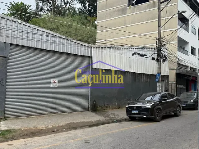 Galpão / Barracão com 300m², para alugar, no bairro Centro em Barra do Piraí