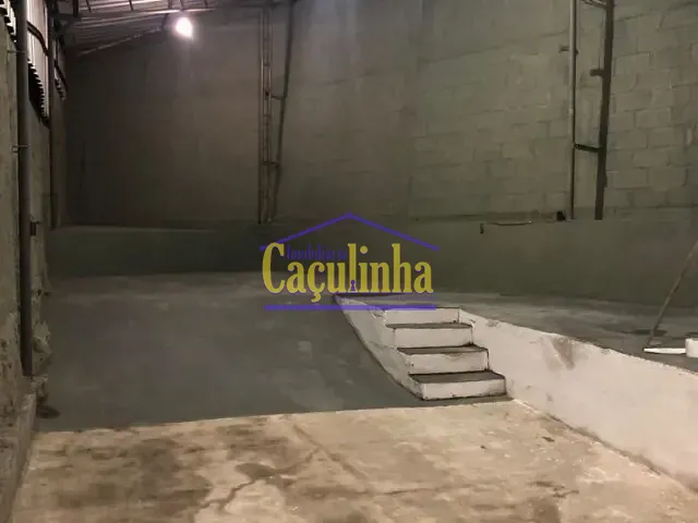 Galpão / Barracão com 300m², para alugar, no bairro Centro em Barra do Piraí