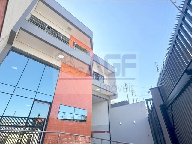 Galpão / Barracão com 438m², à venda, no bairro Jardim Stella em Santo André