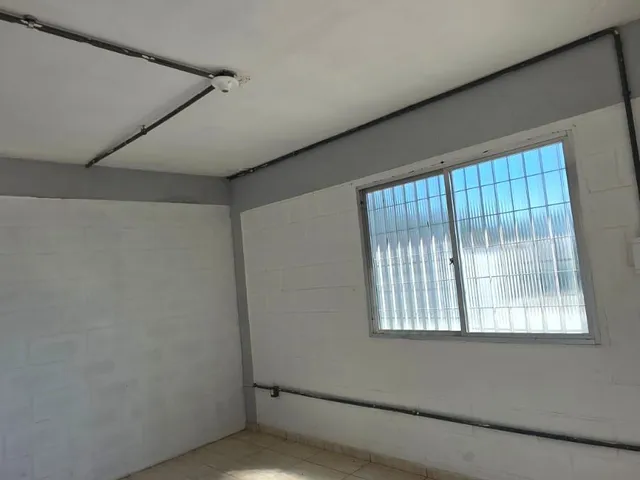 Galpão / Barracão com 600m², para alugar, no bairro Balneário das Garças em Rio das Ostras