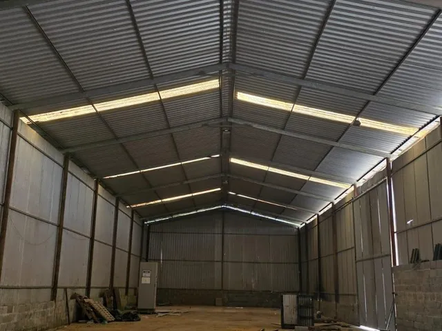 Galpão / Barracão com 600m², para alugar, no bairro Balneário das Garças em Rio das Ostras