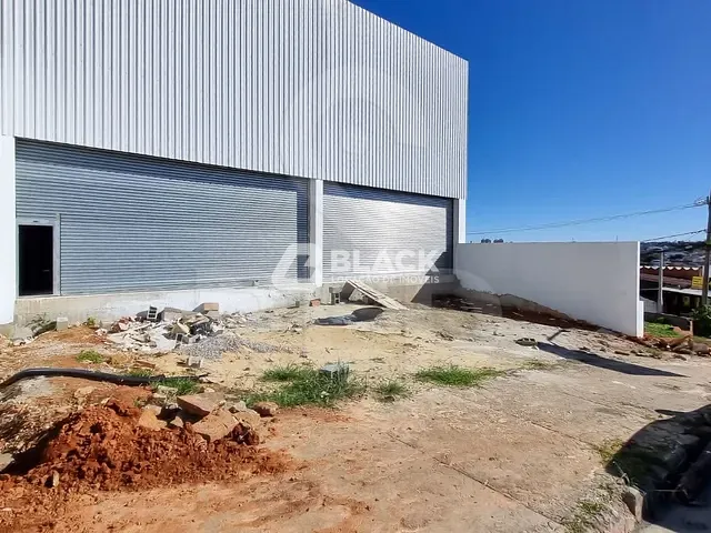 Galpão / Barracão com 288m², à venda ou para alugar, no bairro Jardim Simus em Sorocaba