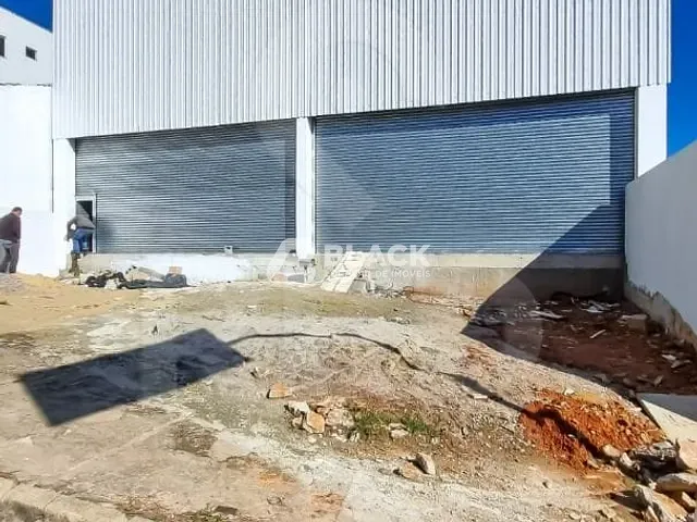 Galpão / Barracão com 288m², à venda ou para alugar, no bairro Jardim Simus em Sorocaba