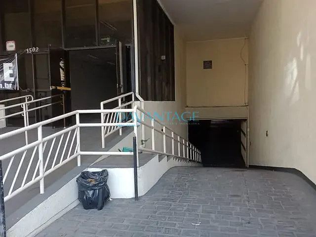 Galpão / Barracão com 1700m², para alugar, no bairro Pinheiros em São Paulo