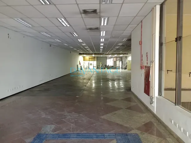 Galpão / Barracão com 1700m², para alugar, no bairro Pinheiros em São Paulo