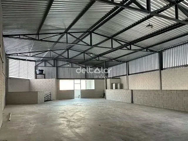 Galpão / Barracão com 493m², para alugar, no bairro São João Batista (Venda Nova) em Belo Horizonte