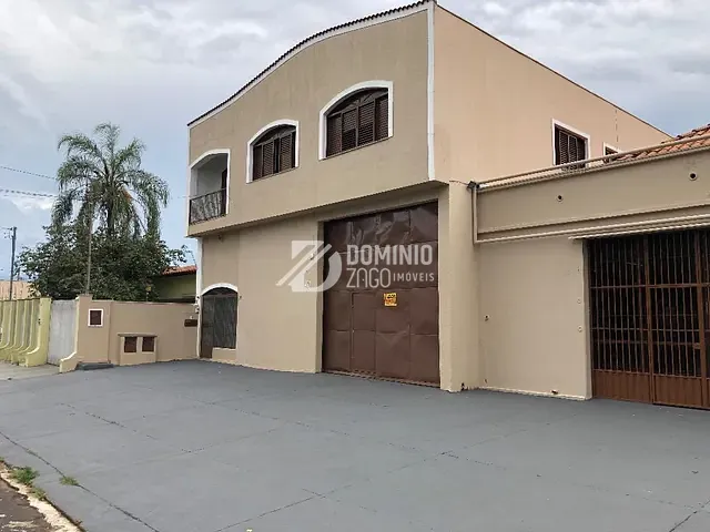 Galpão / Barracão com 420m², à venda ou para alugar, no bairro Parque das Américas em Uberaba