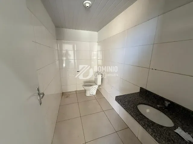 Galpão / Barracão com 420m², à venda ou para alugar, no bairro Parque das Américas em Uberaba