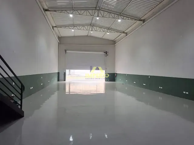 Galpão / Barracão com 250m², para alugar, no bairro Centro em Salto