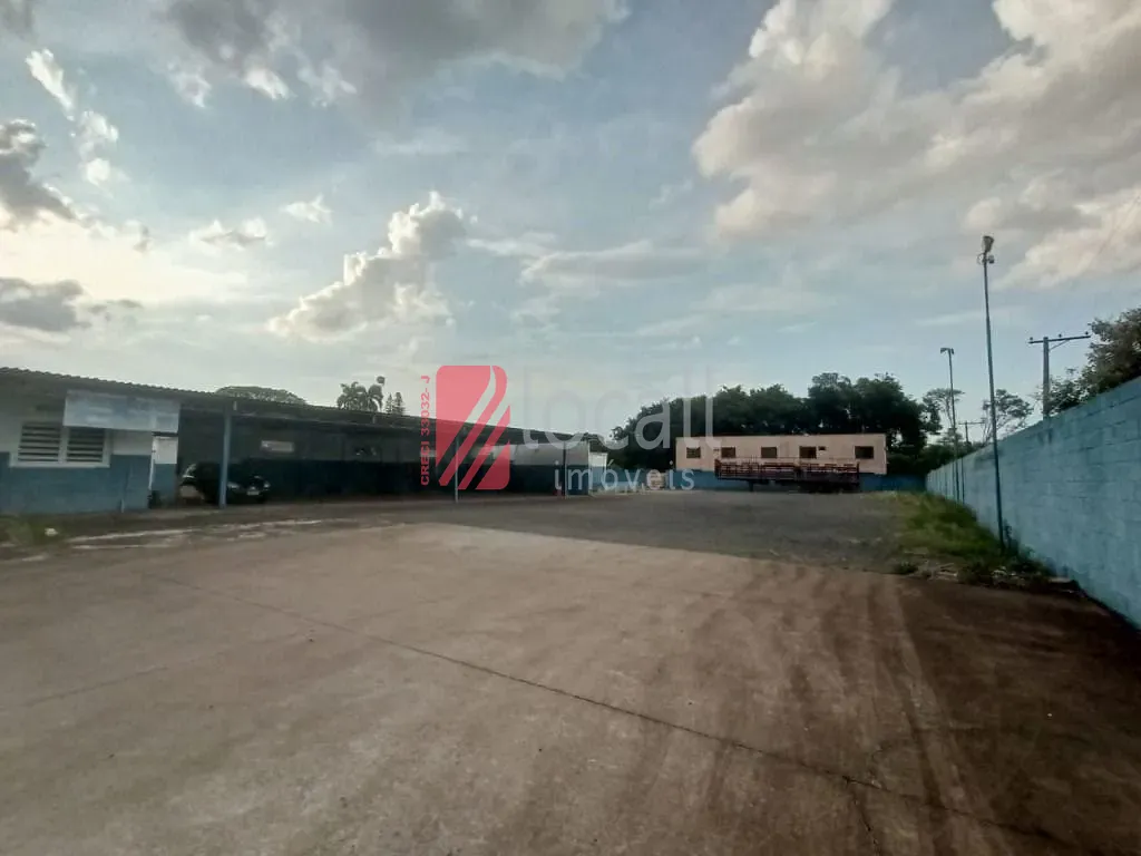 Galpão / Depósito / Armazém  à venda e aluguel, 3000m² — foto 15 de 42