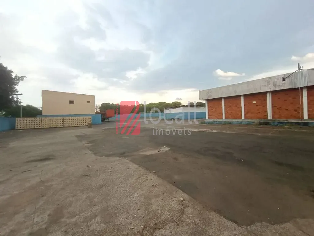 Galpão / Depósito / Armazém  à venda e aluguel, 3000m² — foto 5 de 42