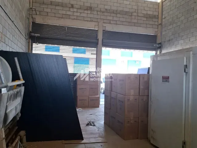 Galpão / Barracão à venda, no bairro São Pedro em Vitória da Conquista
