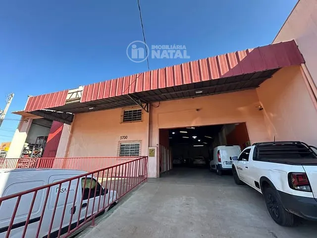 Galpão / Barracão com 900m², para alugar, no bairro Nova em Londrina