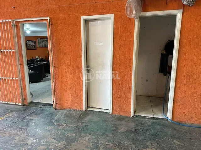 Galpão / Barracão com 900m², para alugar, no bairro Nova em Londrina