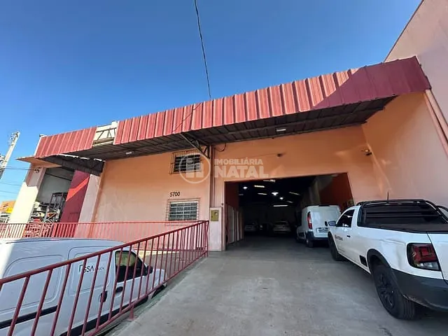 Galpão / Barracão com 900m², para alugar, no bairro Nova em Londrina