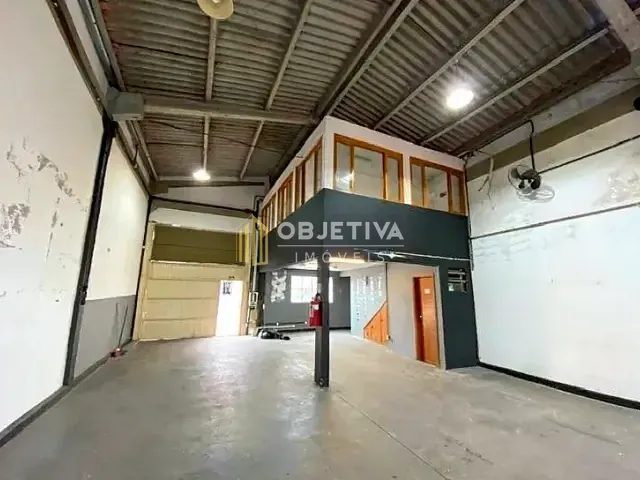 Galpão / Barracão com 313m² 1 quarto e 1 banheiro, à venda, no bairro Sarandi em Porto Alegre