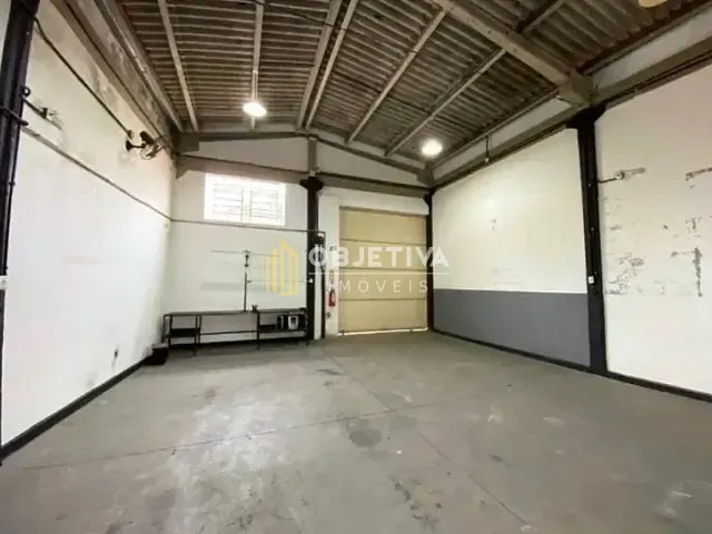 Galpão / Barracão com 313m² 1 quarto e 1 banheiro, à venda, no bairro Sarandi em Porto Alegre