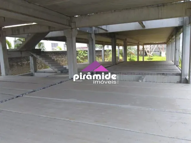 Galpão / Barracão com 1800m², à venda, no bairro Chácaras Reunidas em São José dos Campos