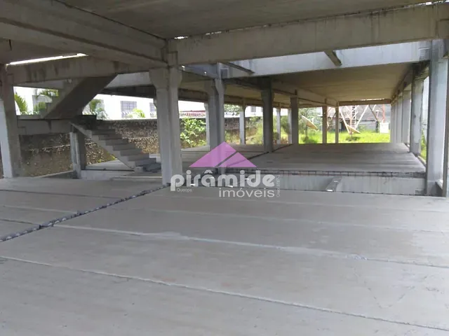Galpão / Barracão com 1800m², à venda, no bairro Chácaras Reunidas em São José dos Campos
