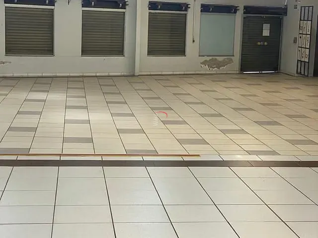 Galpão / Barracão com 680m², para alugar, no bairro Conjunto Parigot de Souza 1 em Londrina