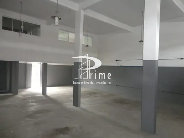 Galpão / Barracão com 400m², para alugar, no bairro Piratininga em Niterói