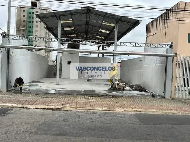 Galpão / Barracão com 250m², à venda, no bairro Jardim Satélite em São José dos Campos