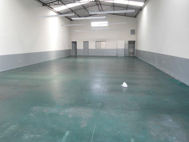 Foto do Galpão / Barracão - Galpão  comercial para locação, Jardim Elza Amuí I, Uberaba. | ZUCATO IMOBILIARIA LTDA