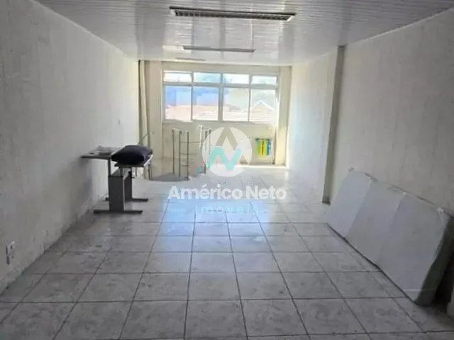 Galpão / Barracão com 300m², para alugar, no bairro Ipiranga em São Paulo