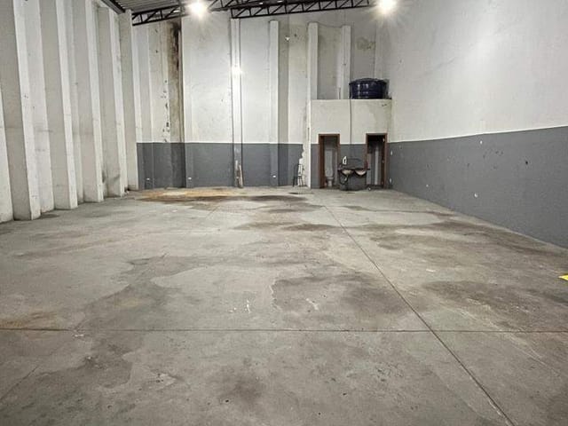 Foto do Galpão / Barracão - Galpão comercial com 1 banheiro e 1 cozinha com armário na pia para locação, Santa Mônica, Belo Horizonte, MG | Deltalar Imóveis