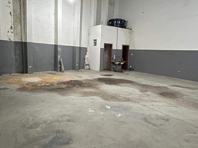 Foto do Galpão / Barracão - Galpão comercial com 1 banheiro e 1 cozinha com armário na pia para locação, Santa Mônica, Belo Horizonte, MG | Deltalar Imóveis