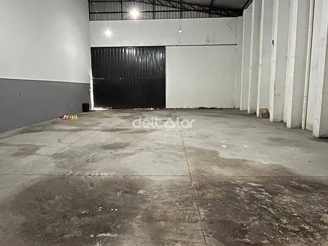 Galpão / Barracão com 200m², para alugar, no bairro Santa Mônica em Belo Horizonte