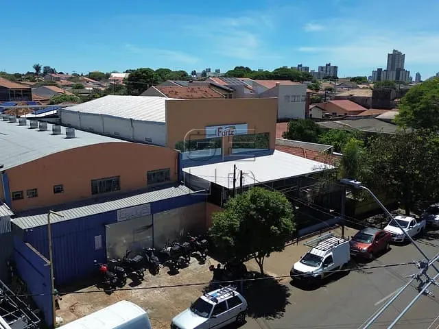 Galpão / Barracão com 372m², à venda, no bairro Parque Residencial Joaquim Toledo Piza em Londrina