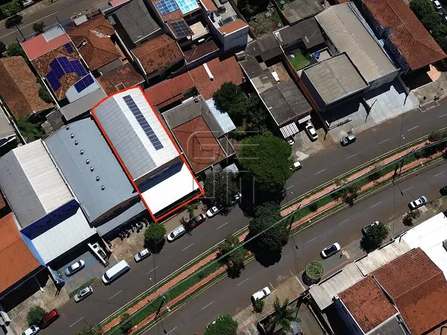Galpão / Barracão com 372m², à venda, no bairro Parque Residencial Joaquim Toledo Piza em Londrina