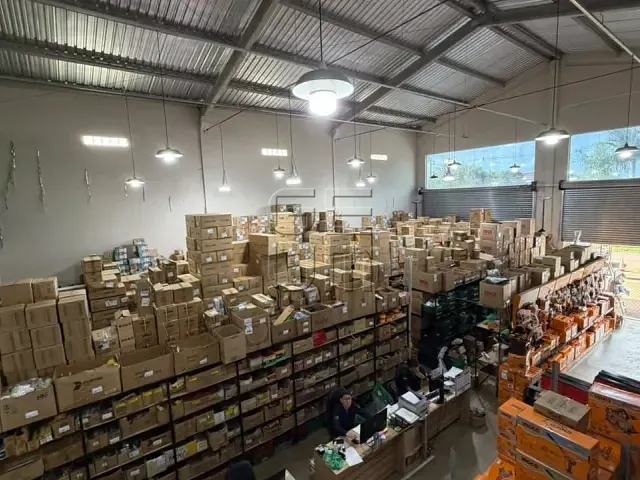 Galpão / Barracão com 372m², à venda ou para alugar, no bairro Parque Residencial Joaquim Toledo Piza em Londrina