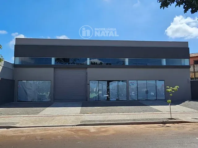 Galpão / Barracão com 787m², para alugar, no bairro Vila Ipiranga em Londrina