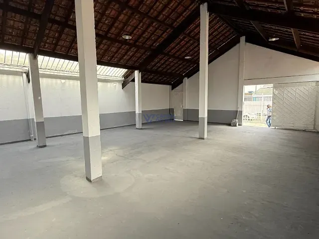 Galpão / Barracão com 300m², para alugar, no bairro Jardim Vale do Sol em São José dos Campos